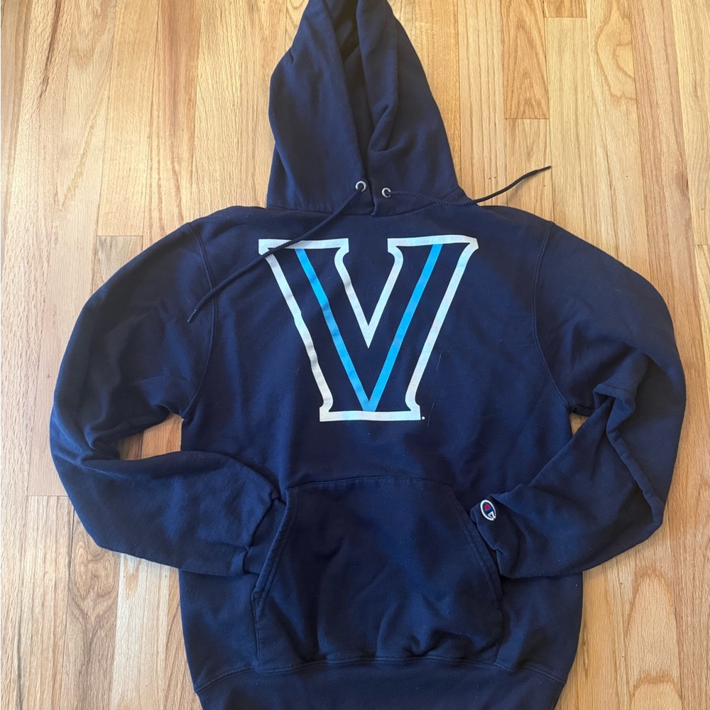 Champion Men's Navy Blue 'V' Logo Hoodie